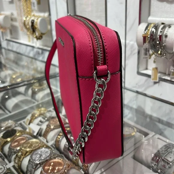 Michael Kors Jet Set Large Saffiano Leather EW Crossbody Bag
Dragonfruit
NWT - Picture 4 of 16